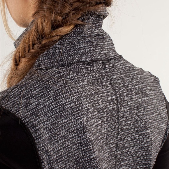 Lululemon Daily Yoga Jacket Coco Pique‎ Zip-Up Jacket, Black/Black, Size 6 - Picture 7 of 15